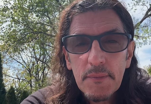 ANTHRAX's FRANK BELLO Is Working With LIVING COLOUR On New Music: 'It Is Sounding Great'