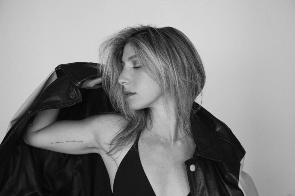 “GET IT” marks the bold return of Lanz Pierce —a biting new single blending sharp lyricism and classic hip-hop energy