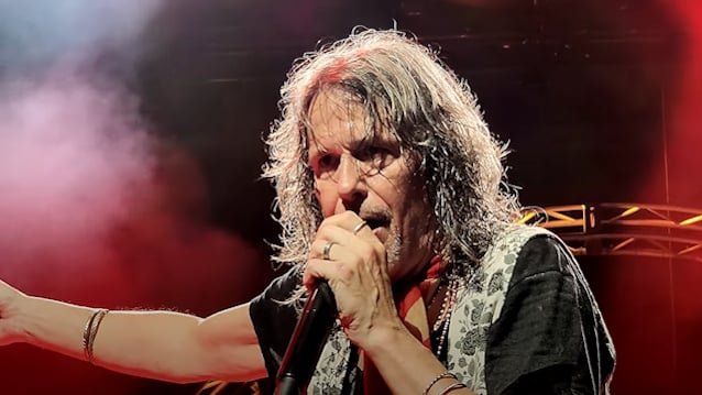 KELLY HANSEN On His Final Tour With FOREIGNER: 'I'm Just Trying To Soak It All In And Have A Joyful Time With It'