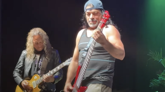 Kirk Hammett Jams with Robert Trujillo in Tampa for 'The Collection: Live' Tour
