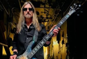 MEGADETH Bassist JAMES LOMENZO Joins SPECTOR Family Of Artists