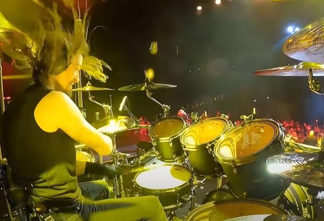 MEGADETH's DIRK VERBEUREN Shares 'Holy Wars' Drum-Cam Video From Noblesville Concert
