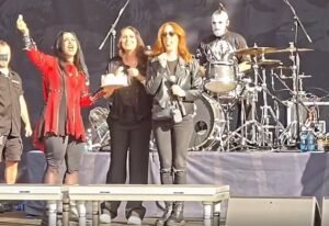 Watch: LACUNA COIL's CRISTINA SCABBIA Celebrates 53rd Birthday Onstage With SHARON DEN ADEL, SIMONE SIMONS