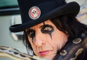 ALICE COOPER On 2024 U.S. Presidential Election: It Got So 'Woke' That Whoever Ran Against The Democrats Was Going To Win