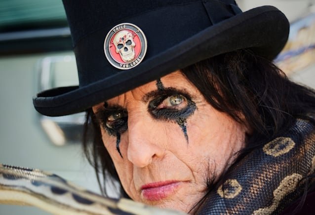 ALICE COOPER On 2024 U.S. Presidential Election: It Got So 'Woke' That Whoever Ran Against The Democrats Was Going To Win