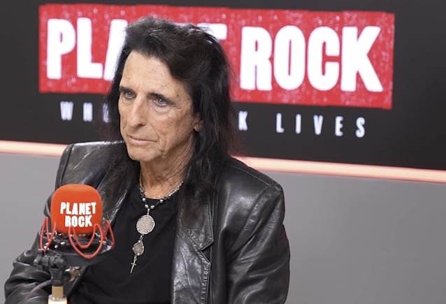 ALICE COOPER On OZZY OSBOURNE: 'We Had A Mutual Respect For Each Other'