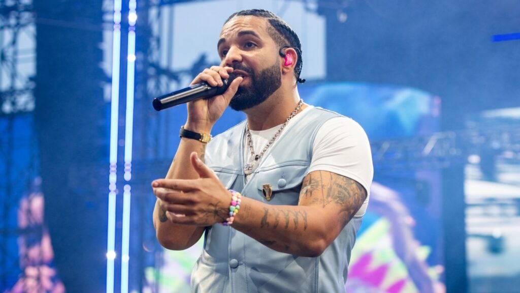Drake's Star-Filled Wireless Festival Performances: Watch