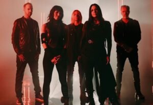 EVANESCENCE Is Working With Various Producers On New Album: 'We're Just Doing Whatever Feels Good', AMY LEE Says