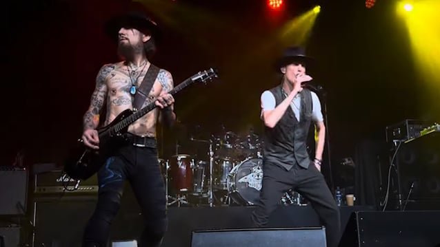 JANE'S ADDICTION Members Sue PERRY FARRELL For $10 Million After Onstage Fight Derailed Tour, New Album
