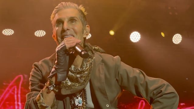 PERRY FARRELL Files Lawsuit Against JANE'S ADDICTION Members Just Hours After They Sued Him