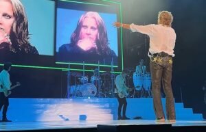 Watch: ROD STEWART Pays Tribute To OZZY OSBOURNE At Toronto Concert