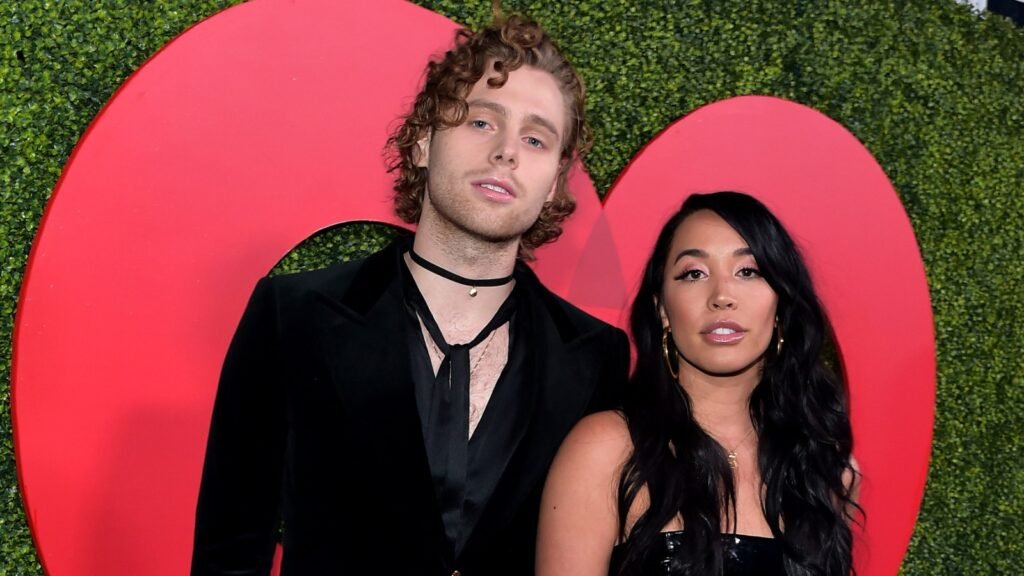 5 Seconds of Summer's Luke Hemmings, Sierra Deaton Welcome Baby Girl