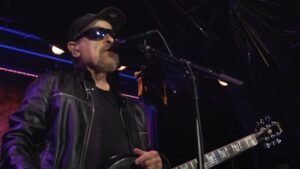 BLUE ÖYSTER CULT's ERIC BLOOM 'Never Took Offense' To 'Saturday Night Live''s Cowbell Sketch