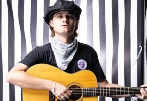 CHEAP TRICK's ROBIN TAYLOR ZANDER Shares New Single 'All She Wrote'