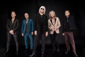 DEF LEPPARD Is Relying On Technology To Work On New Music Remotely: 'Laptops Have Become ABBEY ROAD'