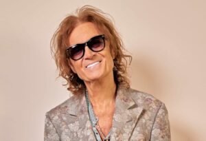 GLENN HUGHES Doesn't Plan To Announce His Final Concert: 'My Last Show Will Be My Last Show'