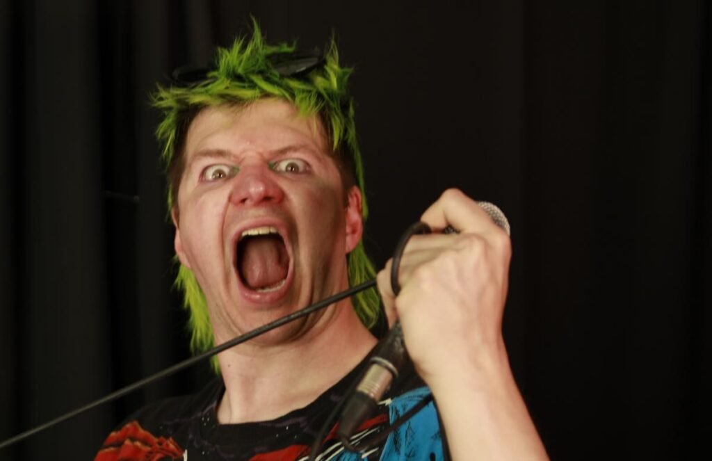 How The Funeral Portrait's Lee Jennings Learned to Sing