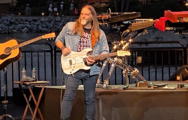 KANSAS Welcomes Guitarist SCOTT BERNARD As Its Newest Member
