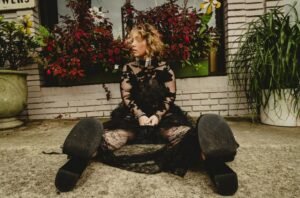 Post-It Notes and Power Chords: hoxie rae Finds Her Frequency