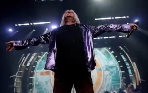 See HD Video Of DEF LEPPARD's Concert In Lincoln, California