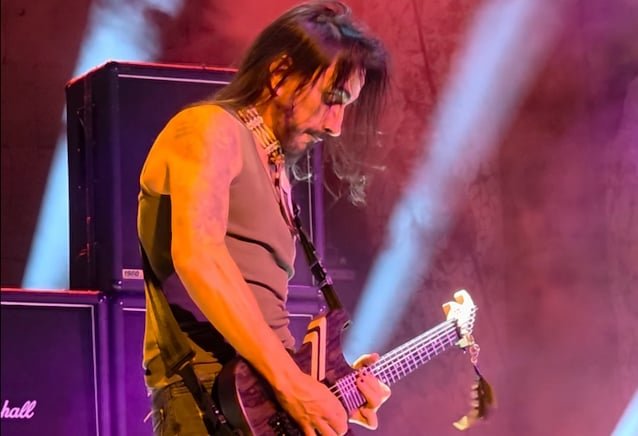 Watch: EXTREME Covers OZZY OSBOURNE's 'I Don't Know' In Honor Of Late BLACK SABBATH Singer
