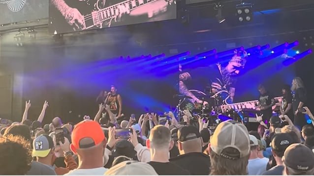 Watch: MASTODON Pays Tribute To BRENT HINDS At First Concert After Guitarist's Tragic Death