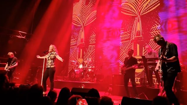 THE GATHERING's RENÉ RUTTEN Explains How Reunion With ANNEKE VAN GIERSBERGEN Came About