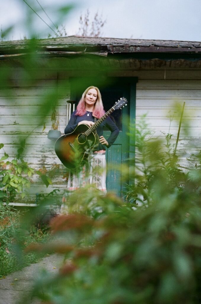 Singer songwriter, Folk/Americana artist Suzanne Jarvie conjures up life-affirming and deep symbolism on her new album "mother's day"