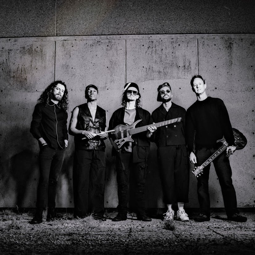 A Different Kind of Momentum: 2ŁØT Ease Into “Tread”