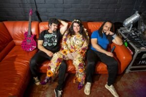 Californian hard rockers 6 Speed Supernova release new single, "Starfire"
