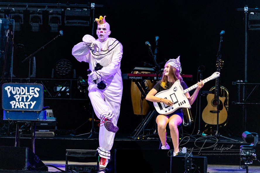 Weird Al Yankovic Turns Ruoff Music Center Into a Two-Hour Smile Festival
