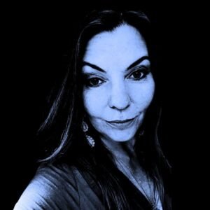 Gothic alternative singer, songwriter Aronieme releases third single 'Hallow,' off upcoming album